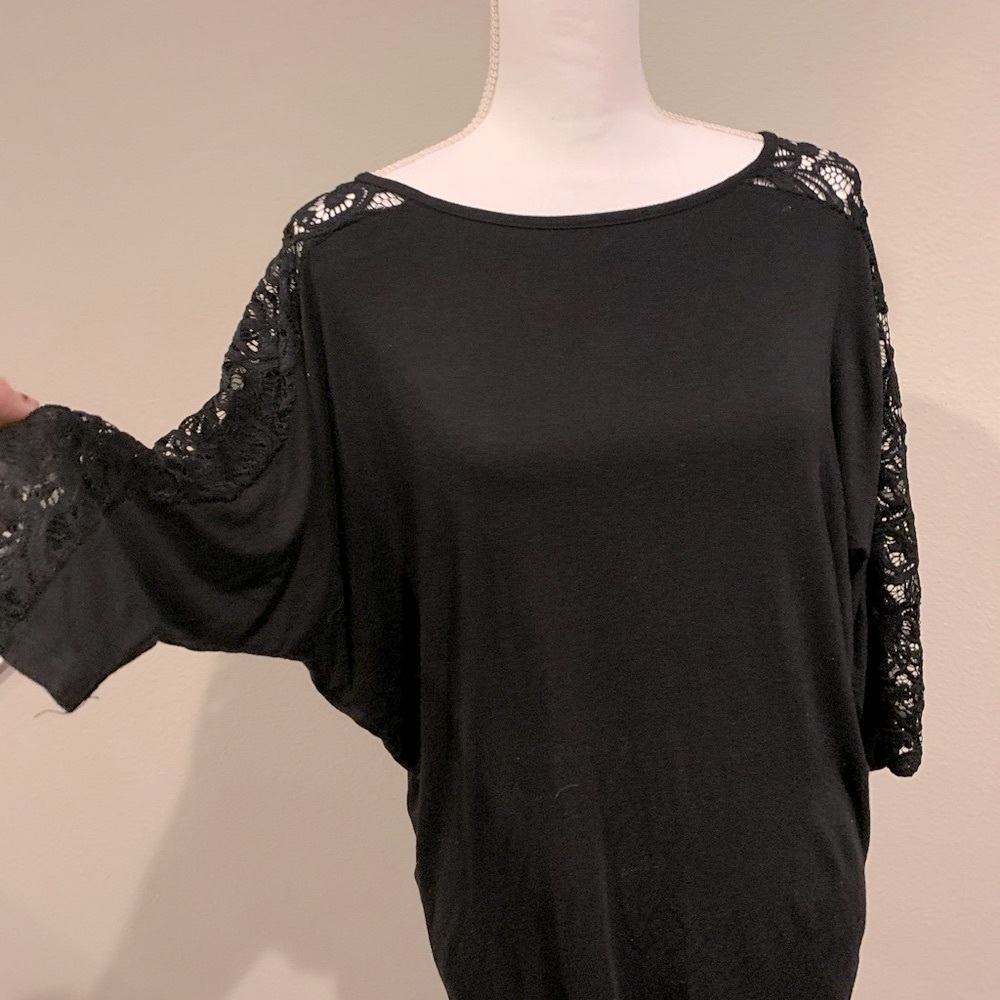 Sexy Loveappella black knit top lace sleeves